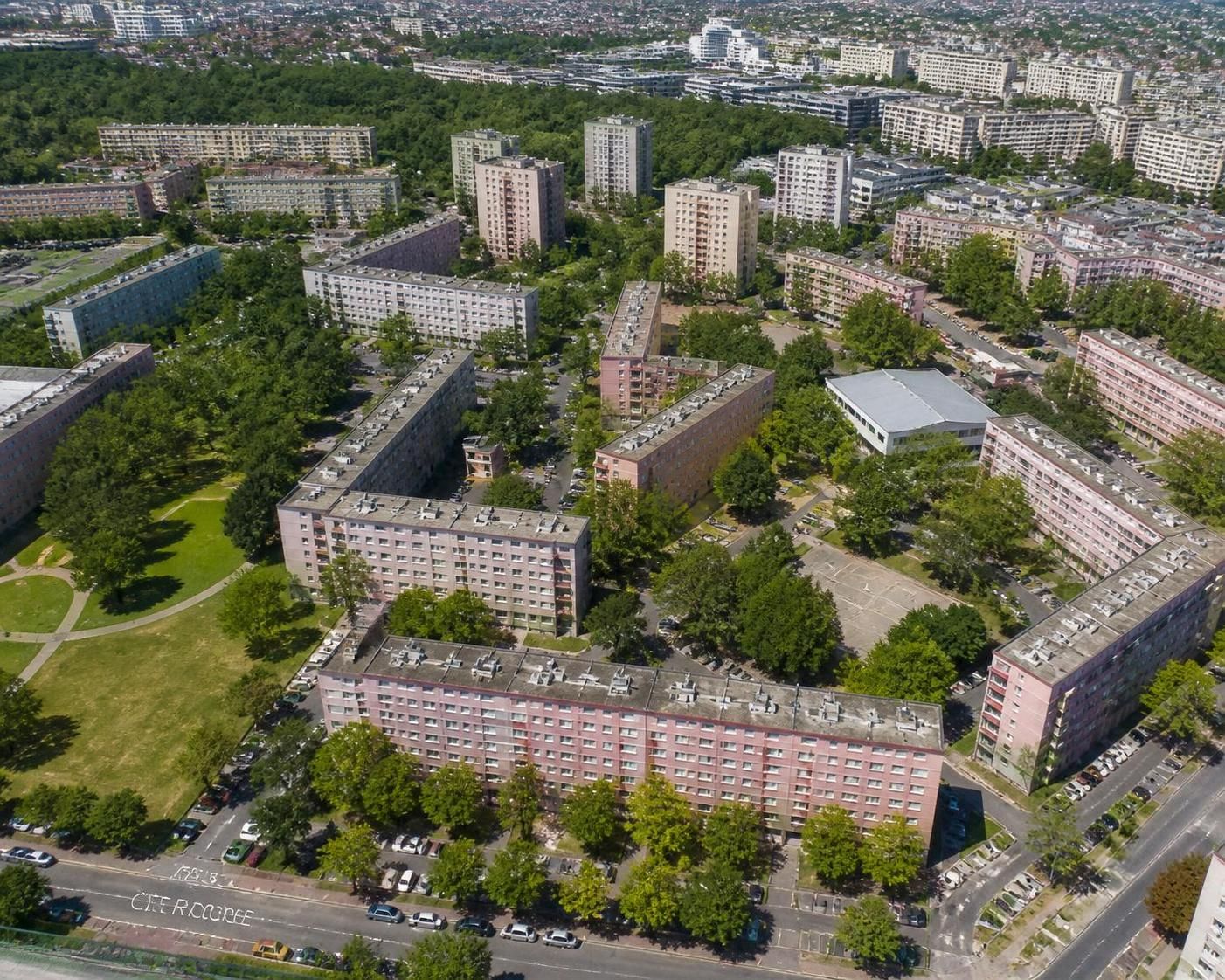découvrez la cité rose à nanterre, un quartier dynamique en pleine transformation urbaine, alliant modernité et solidarité pour un avenir meilleur.